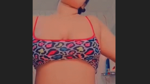 girl shows her boobs and pussy in desi nude MMS